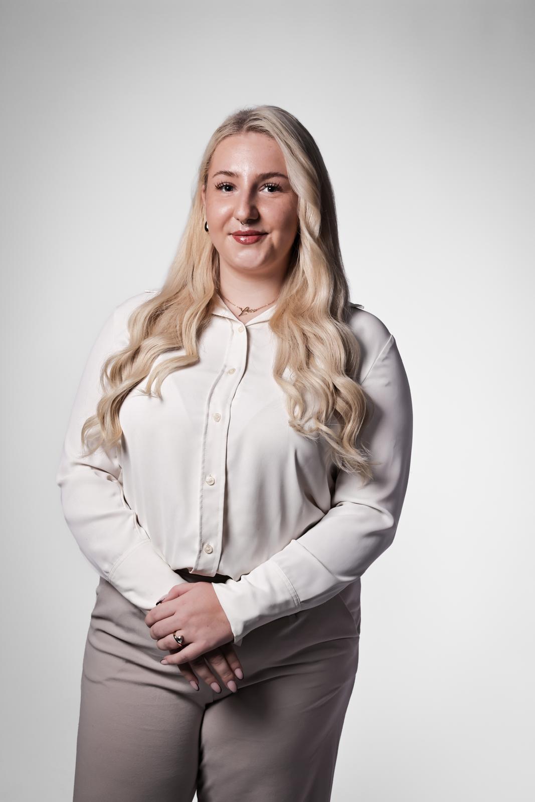 Praxis Olena Behrens - Augenheilkunde - Sina Gehrmann-Seyda
